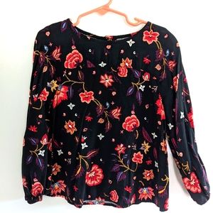 Long sleeve top  Old Navy, 5T, black with floral pattern